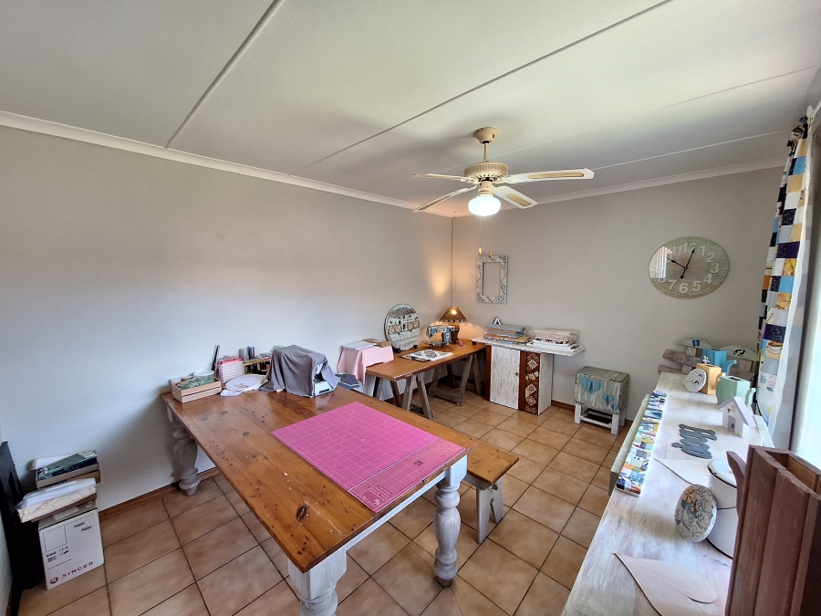 4 Bedroom Property for Sale in Wavecrest Eastern Cape